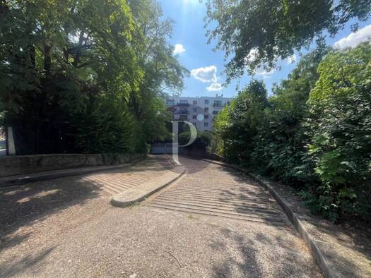 Parking à louer 100 € Faulotte Châtenay-Malabry 92290