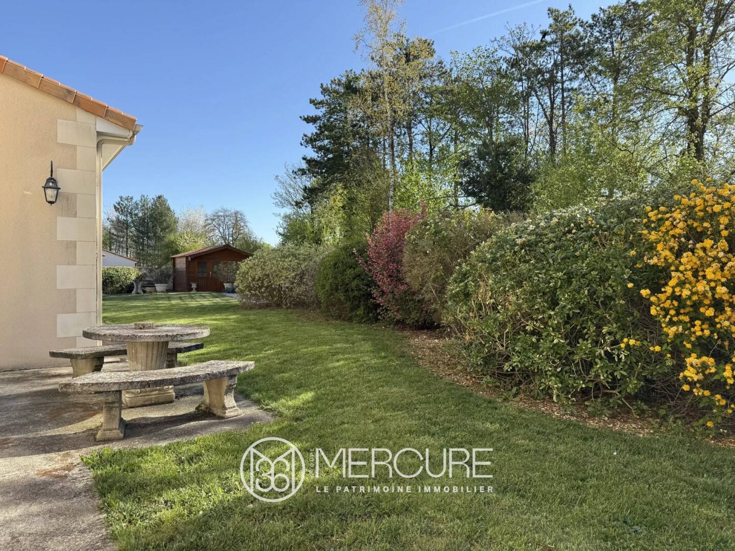 Maison à vendre, 318m², NEUVILLE DE POITOU