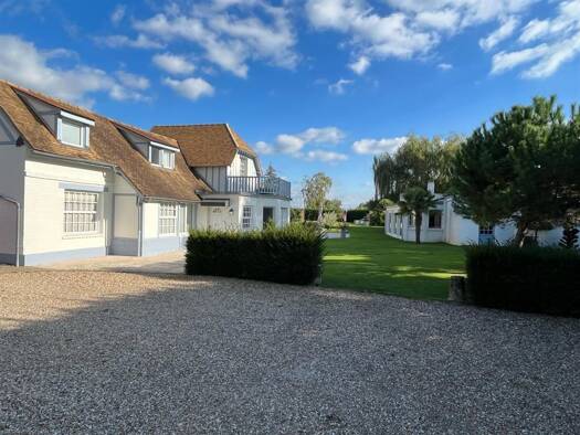 Maison à vendre 756 000 € 8 pièces 5 chambres 375 m² Vironvay 27400