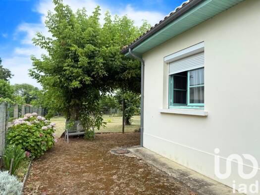 Maison de plain-pied à vendre 190 000 € 4 pièces 2 chambres 89 m² 1 308 m² de terrain Saint-Maixant 33490