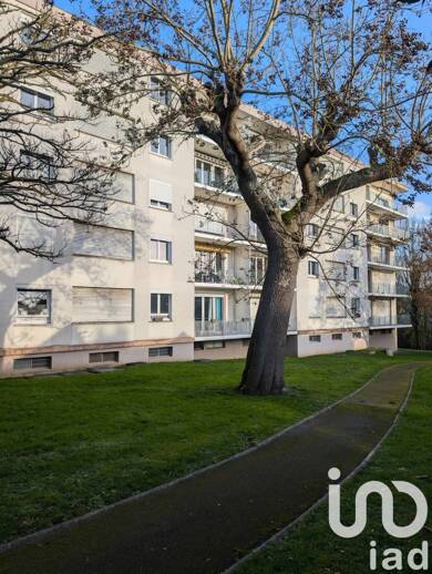 Appartement à vendre 99 000 € 5 pièces 4 chambres 115 m² Dernier étage, Étage 4/4 Le Vermandois Saint-Quentin 02100