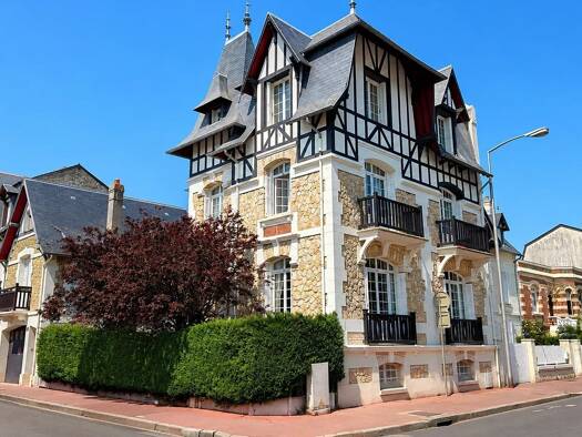 Villa à vendre 2 500 000 € 9 pièces 6 chambres 190,7 m² Deauville 14800