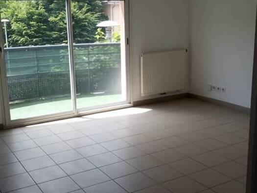 Appartement à louer 555 € 3 pièces 2 chambres 60,7 m² Étage 1/1 Zus Centre Oyonnax 01100