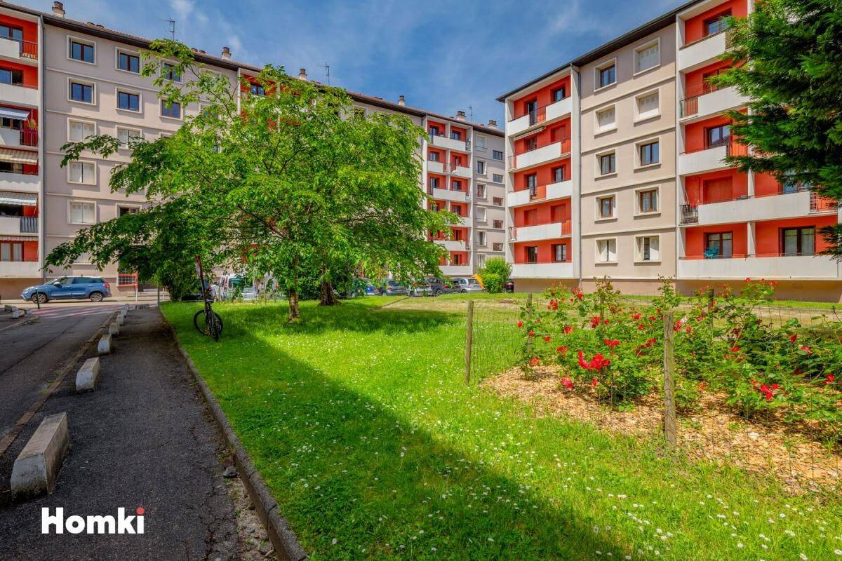T3 (poss T4) de 68 m2 - Balcon - Cave - Gratte-Ciel — 11