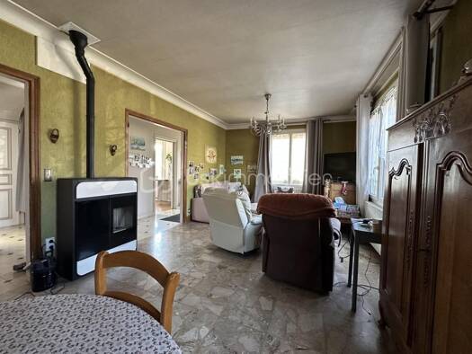 Maison de plain-pied à vendre 157 500 € 6 pièces 3 chambres 122 m² Val-au-Perche 61260
