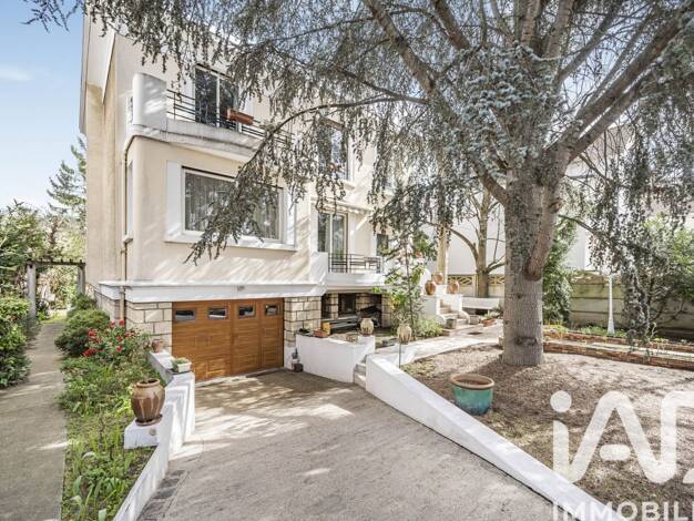 Maison à vendre 1 150 000 € 7 pièces 4 chambres 140 m² 708 m² de terrain Agent Sarre-Centre-Les Vallées-La Garenne Colombes 92700