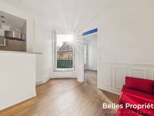 Appartement à vendre 315 000 € 2 pièces 1 chambre 34 m² Étage 3/6 Amiraux-Simplon-Poissonniers Paris 18ème arrondissement 75018