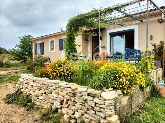 Maison de plain-pied à vendre 472 000 € 8 pièces 6 chambres 167 m² 1 400 m² de terrain Saint-Maurice-sur-Eygues 26110