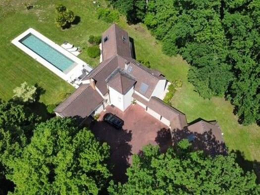 Maison à vendre 1 375 000 € 7 pièces 4 chambres 190 m² 17 000 m² de terrain Nord Ouest Gretz-Armainvilliers 77220