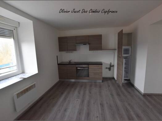 Appartement à vendre 81 000 € 3 pièces 2 chambres 67 m² Étage 1/2 Fesches-le-Châtel 25490