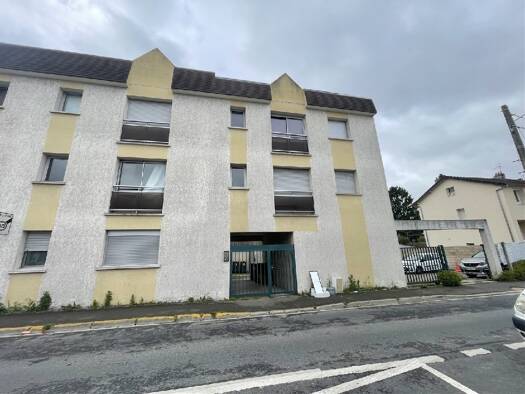 Appartement à vendre 97 000 € 1 pièce 27 m² Étage 1/2 Mitry-Mory 77290