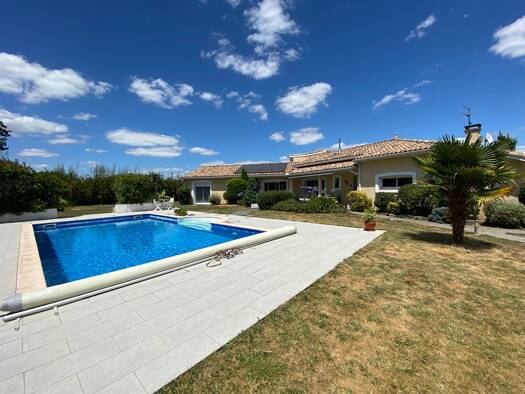 Maison à vendre 387 000 € 7 pièces 5 chambres 203 m² 2 168 m² de terrain Salles sur Garonne 31390