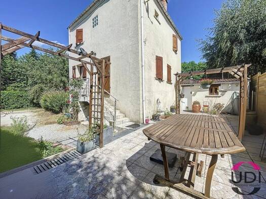 Maison à vendre 84 700 € 4 pièces 3 chambres 81 m² 739 m² de terrain Lavaveix-les-Mines 23150