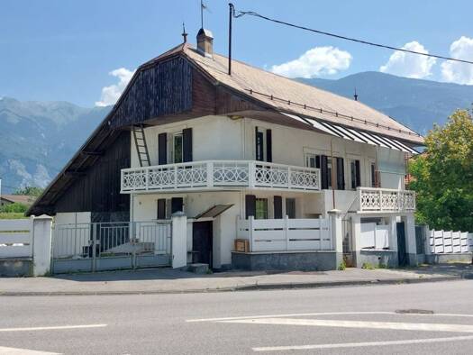 Maison à vendre 265 000 € 5 pièces 2 chambres 100 m² 600 m² de terrain Peripherie Saint-Jean-de-Maurienne 73300