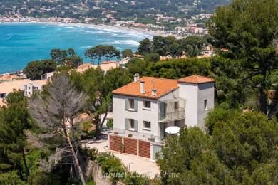 Villa à vendre 2 490 000 € 6 pièces 5 chambres 269 m² 1 900 m² de terrain Saint Cyr sur Mer 83270
