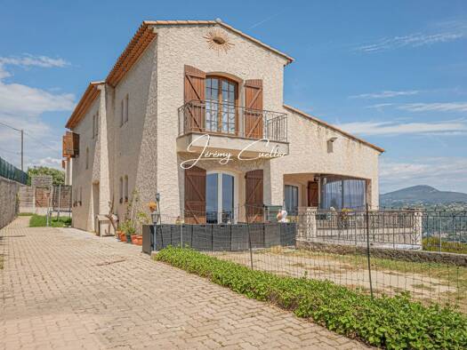 Duplex à vendre 595 000 € 4 pièces 3 chambres 165,2 m² RDC/2 Tuiliere-La Tour-Les Iscles-Les Crottes Saint-Laurent-du-Var 06700