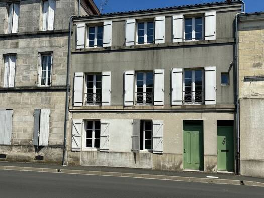 Immeuble à vendre 224 675 € 98 m² Rochefort 17300
