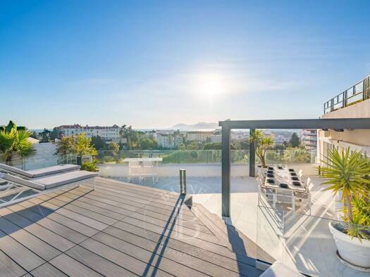 Appartement à vendre 3 550 000 € 6 pièces 5 chambres 175,27 m² Étage 5/6 Californie Cannes 06400
