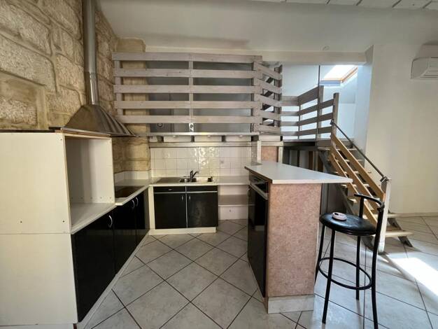 Duplex à louer 558 € 1 pièce 33,9 m² 1er étage Route de Nîmes Lunel 34400