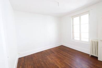Appartement à louer 540 € 3 pièces 2 chambres 77 m² Étage 1/2 La Charite sur Loire 58400