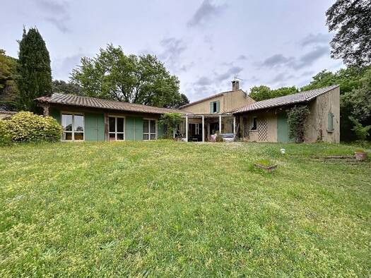 Villa à vendre 547 000 € 7 pièces 4 chambres 219 m² 7 149 m² de terrain Donzere 26290