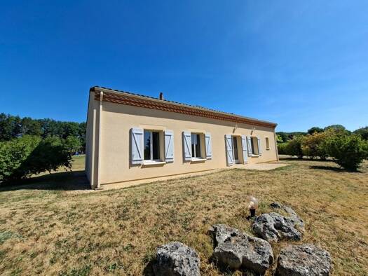Maison de plain-pied à vendre 189 000 € 4 pièces 3 chambres 90 m² 1 500 m² de terrain Pressignac-Vicq 24150