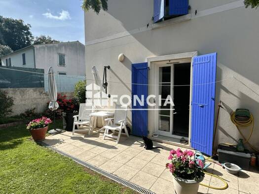 Duplex à vendre 143 000 € 3 pièces 2 chambres 66,21 m² RDC/1 Geoffroy Martel Saintes 17100