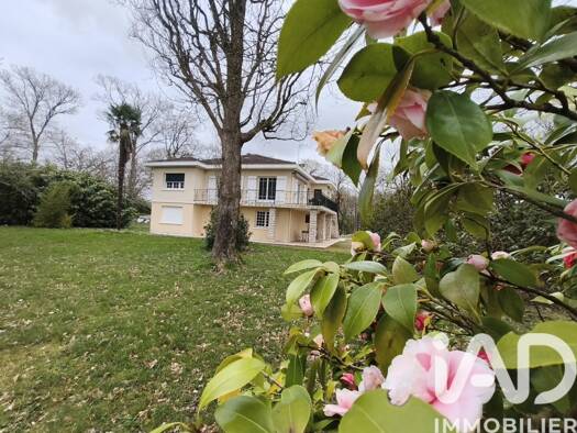 Maison à vendre 248 500 € 7 pièces 4 chambres 167 m² 13 538 m² de terrain Saint-Maurice-sur-Adour 40270