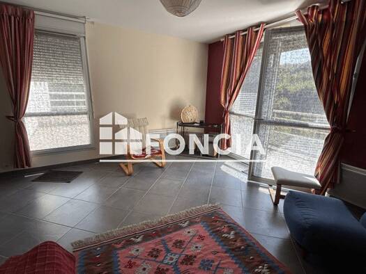 Appartement à louer 650 € 3 pièces 1 chambre 62,9 m² Dernier étage, Étage 2/2 Rive Gauche Lannion 22300