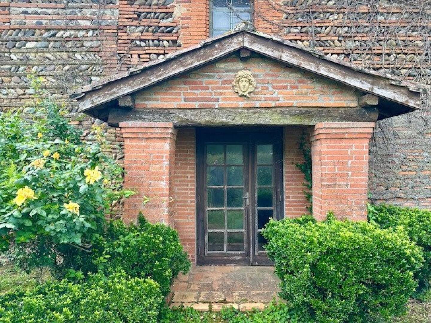 Maison à vendre, 325m², SAINTE FOY DE PEYROLIERES