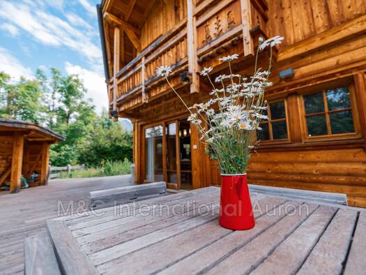 Maison à vendre 2 380 000 € 5 pièces 4 chambres 140 m² 500 m² de terrain Auron Saint-Étienne-de-Tinée 06660