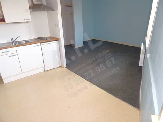 Appartement à louer 471 € 1 pièce 25 m² Dernier étage, Étage 2/2 Canteleu-Ampere Lambersart 59130