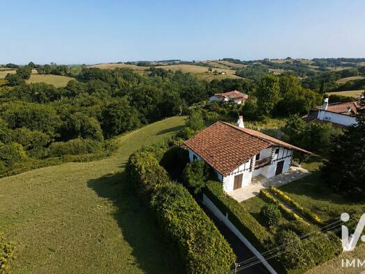 Maison à vendre 420 000 € 5 pièces 3 chambres 141 m² 1 316 m² de terrain Ouest Hasparren 64240