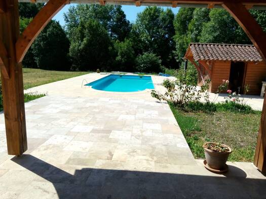 Maison à vendre 325 500 € 7 pièces 3 chambres 160 m² 4 900 m² de terrain Annesse et Beaulieu 24430