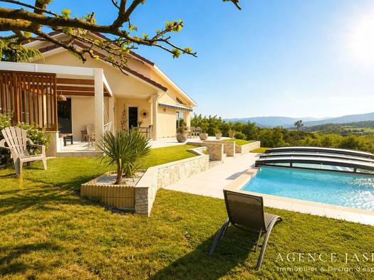 Villa à vendre - Première occupation 790 000 € 5 pièces 3 chambres 182 m² 1 563 m² de terrain Nord Est Sorbiers 42290