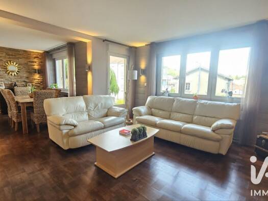 Maison de plain-pied à vendre 245 000 € 4 pièces 2 chambres 89,5 m² 585 m² de terrain Sud Ars-sur-Moselle 57130