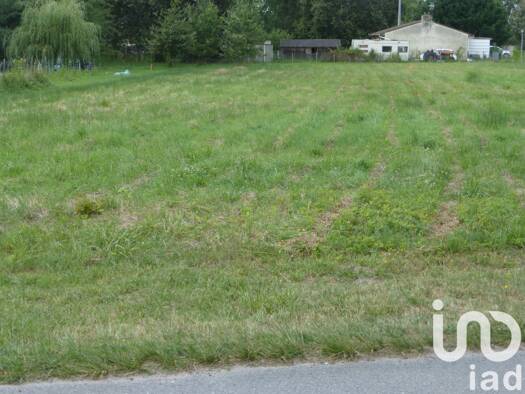 Terrain constructible à vendre 29 500 € 1 810 m² de terrain Braud-et-Saint-Louis 33820