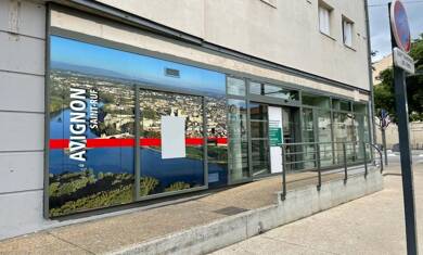 Local commercial à louer 1 300 € 165 m² de surface de vente Monclar Nord Avignon 84000