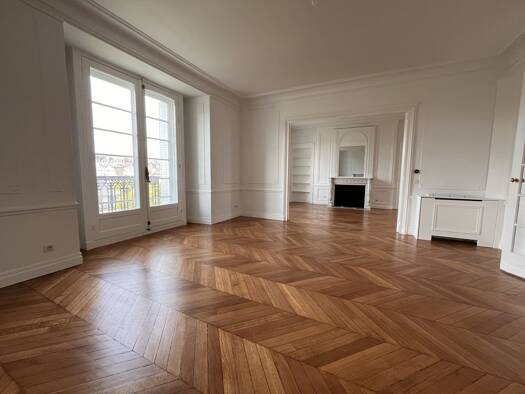 Appartement à louer 8 700 € 7 pièces 4 chambres 239,5 m² Étage 5/7 Paris 17ème arrondissement 75017