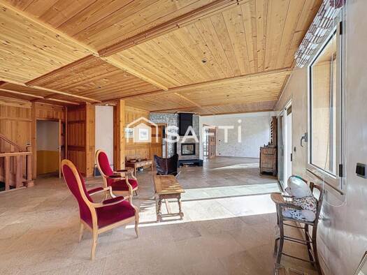 Maison à vendre 1 674 000 € 10 pièces 4 chambres 251 m² 3 059 m² de terrain La Salle-les-Alpes 05240