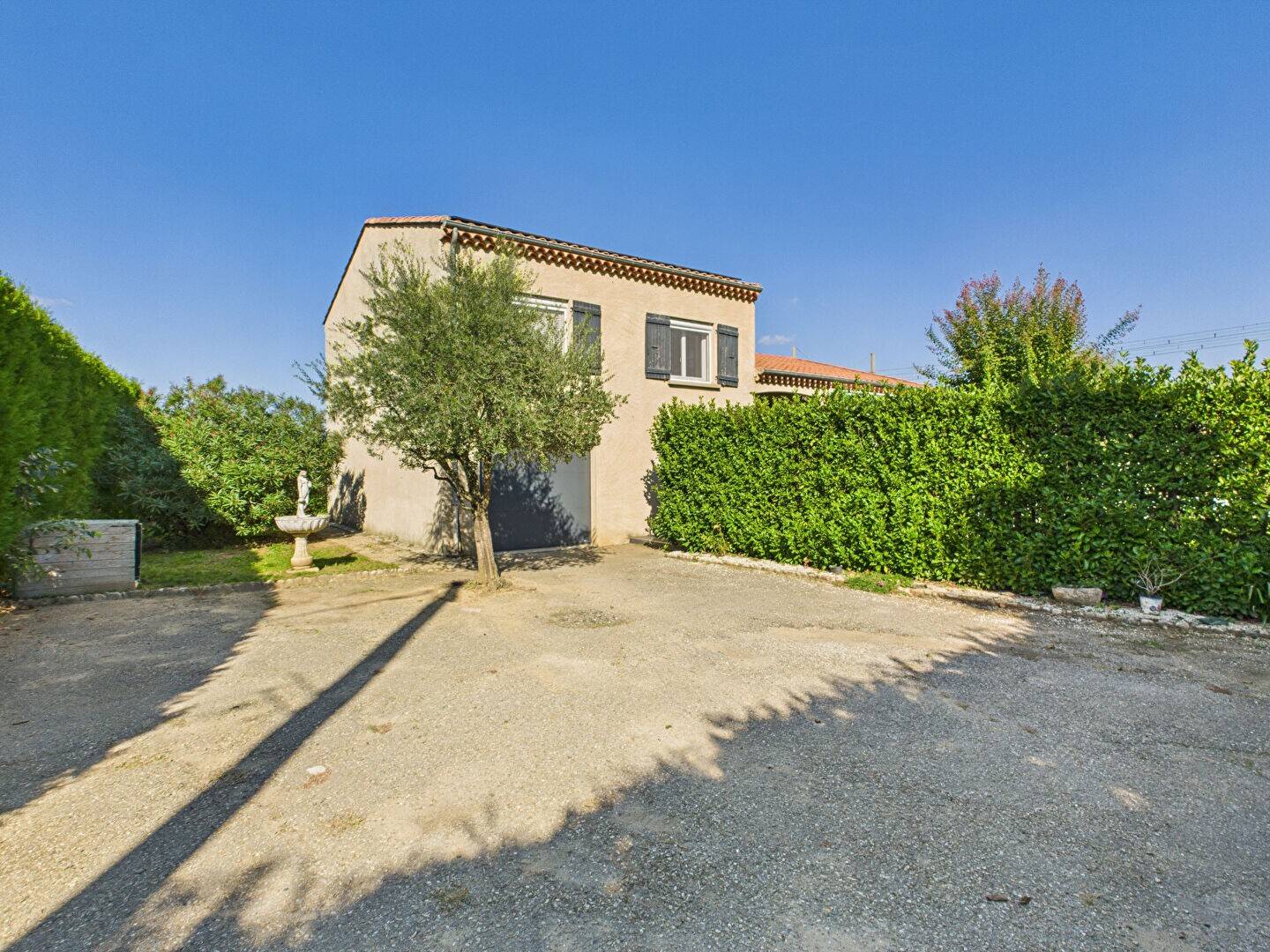 Maison à vendre, 140m², SAINT JEAN DE MUZOLS