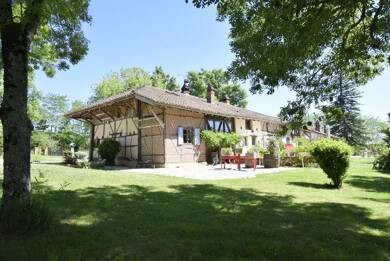 Maison à vendre 595 000 € 6 pièces 3 chambres 240 m² 5 900 m² de terrain Montpont-en-Bresse 71470