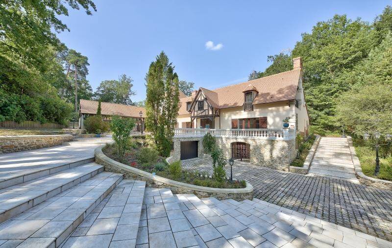 Maison à vendre, 372m², POIGNY LA FORET