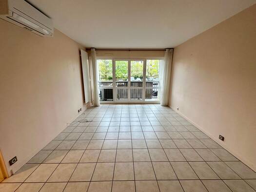 Appartement à louer 1 550 € 3 pièces 2 chambres 65 m² RDC Centre Ville Rueil-Malmaison 92500