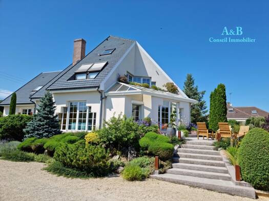 Maison à vendre 630 000 € 8 pièces 5 chambres 270 m² 3 268 m² de terrain Vendeuvre sur Barse 10140