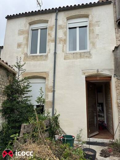 Maison de ville à vendre 159 750 € 4 pièces 2 chambres 124 m² 230 m² de terrain Nord Est Luçon 85400