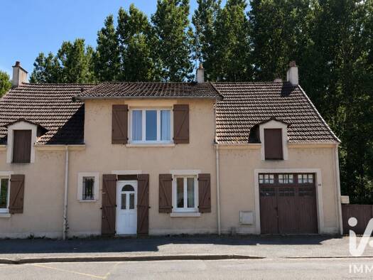 Maison à vendre 94 900 € 5 pièces 4 chambres 123,75 m² 631 m² de terrain Vieux Domaine-Forges Vierzon 18100