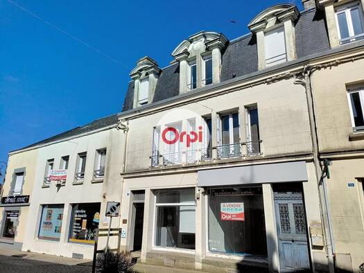 Immeuble à vendre 570 000 € 358 m² Zone Urbaine Questembert 56230