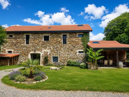 Maison de plain-pied à vendre 465 000 € 8 pièces 5 chambres 212 m² 4 168 m² de terrain Siradan 65370