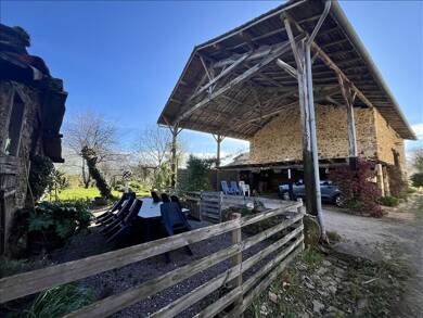 Maison à vendre 144 450 € 5 pièces 3 chambres 166 m² 810 m² de terrain Rochechouart 87600